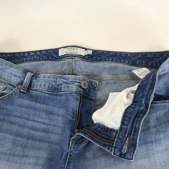 Torrid Mid-Rise Boyfriend Jeans Women's Plus Size 20R Medium Wash Stretch Denim - Picture 6 of 13